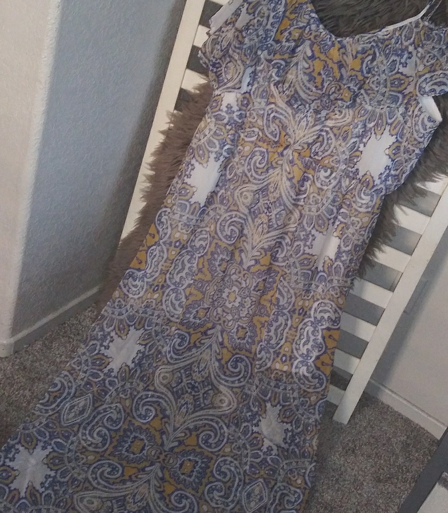 Dress - Picture 2 of 4
